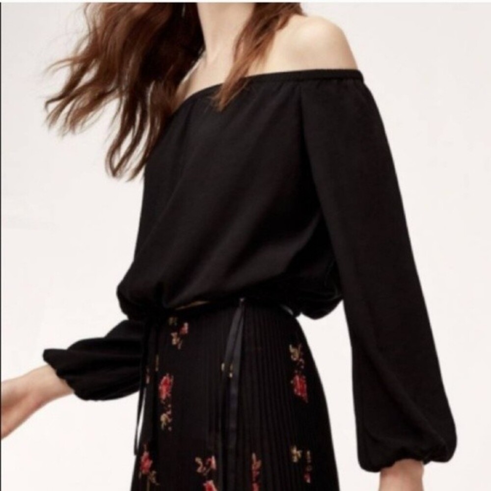 Wilfred Aritzia Black Long Sleeves Crop Top Size Small